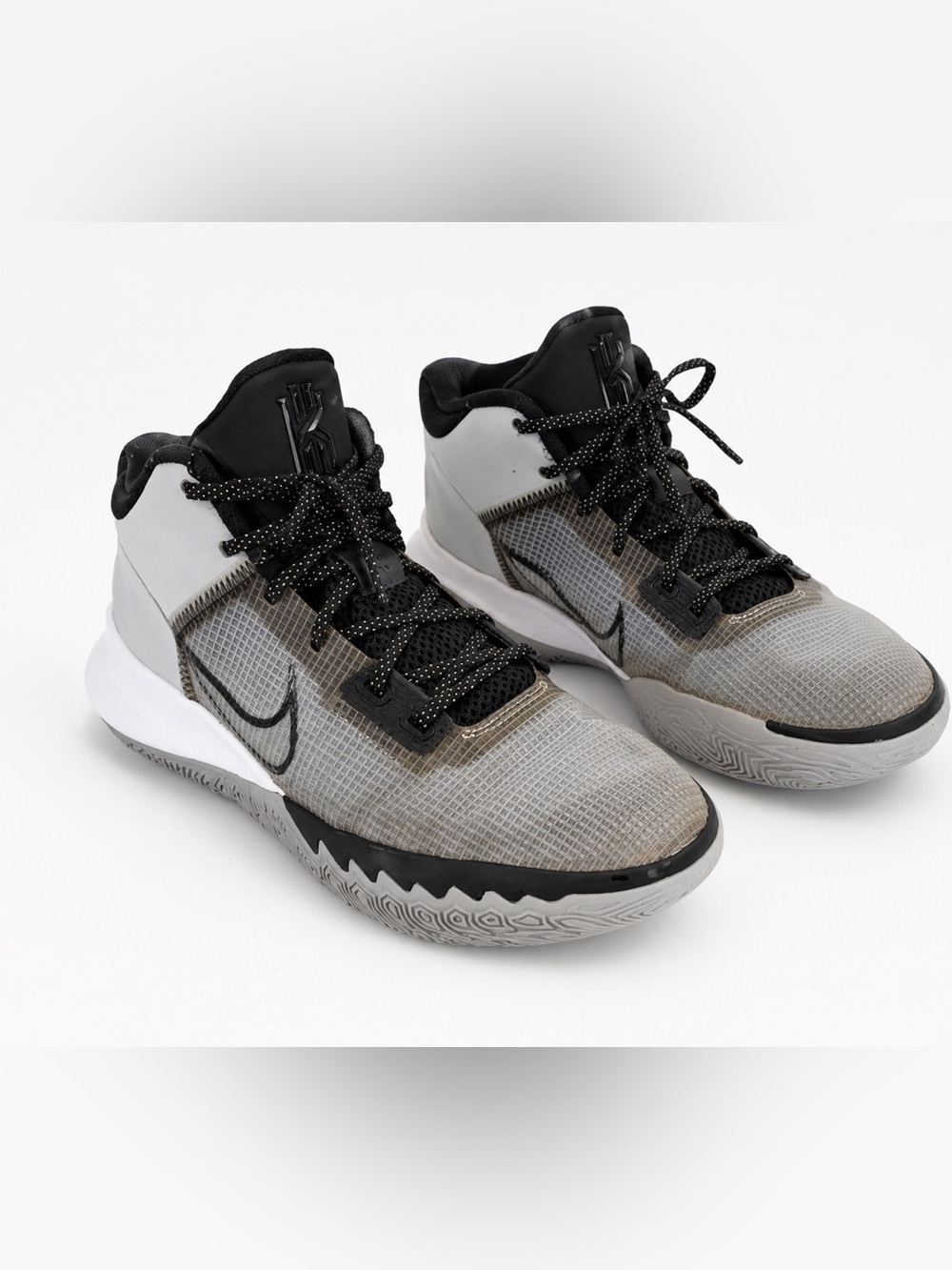 Nike Kyrie flytrap Wolf Grey Black sneakers men’s size 9